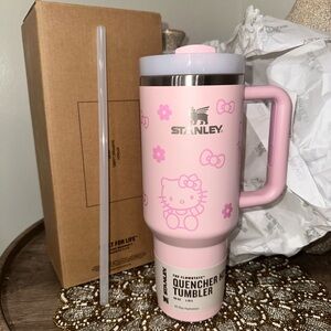 NWT Pink Hello Kitty Quencher H2.0 Tumbler
